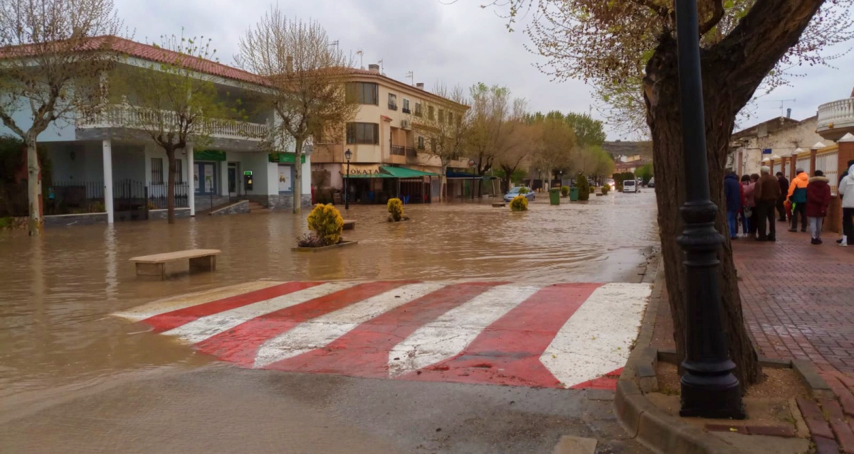 Fotos Y V Deos El Desbordamiento De Un R O Provoca Graves