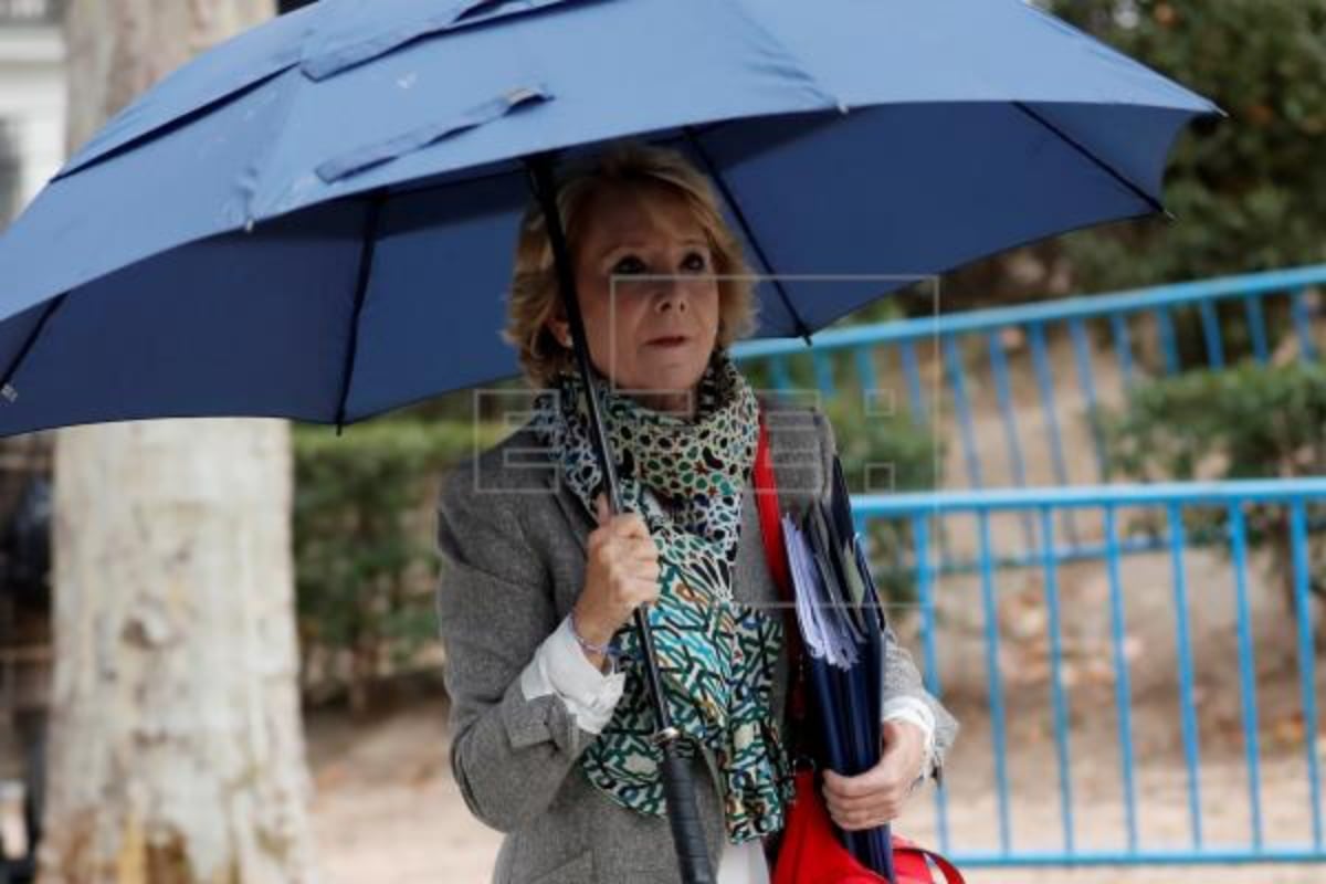 Esperanza Aguirre Y Su Marido Ingresados En Un Hospital Por