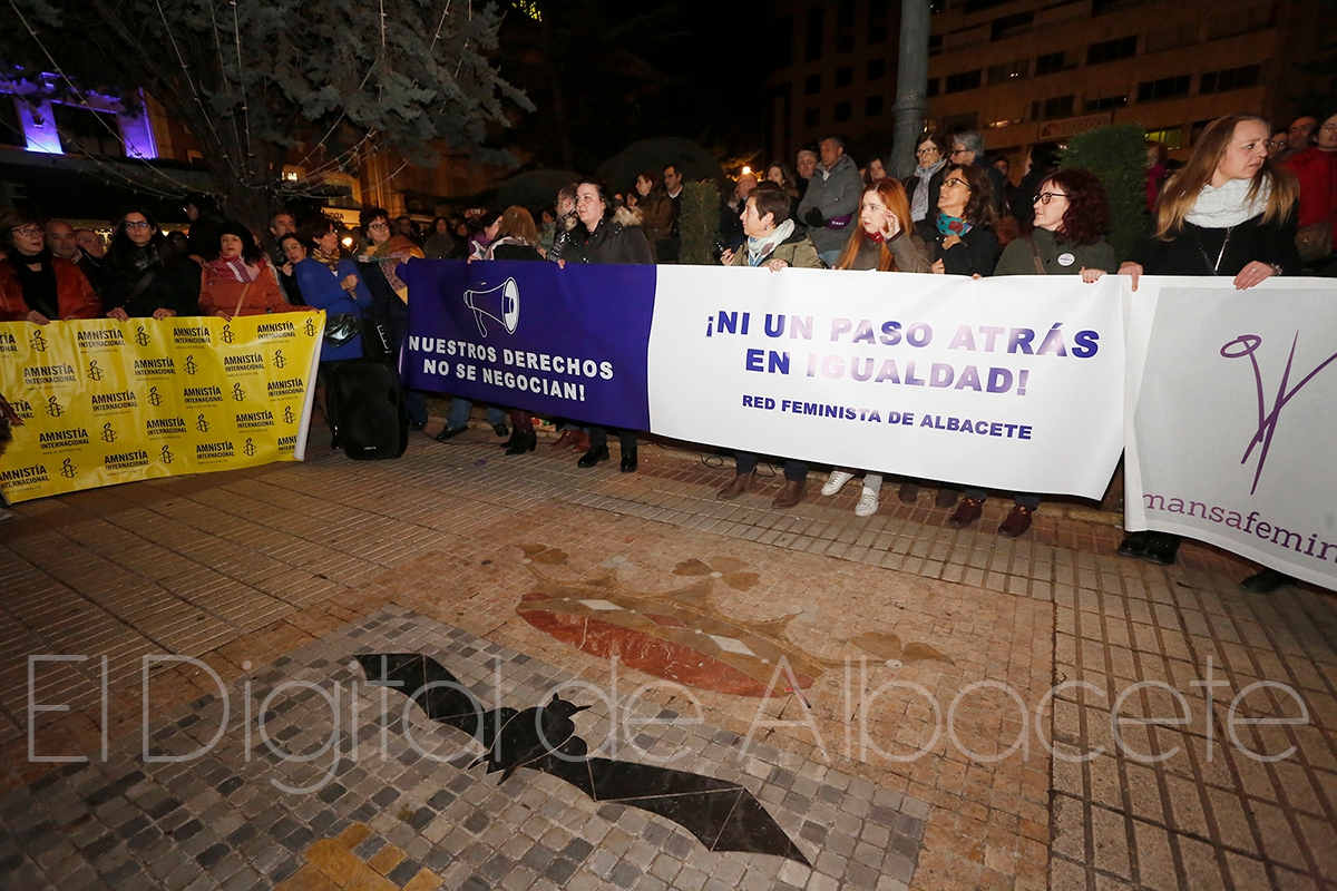 CONCENTRACION_COLECTIVOS_DE_MUJERES_Y_FEMINISTAS_NOTICIAS_ALBACETE-12.jpg