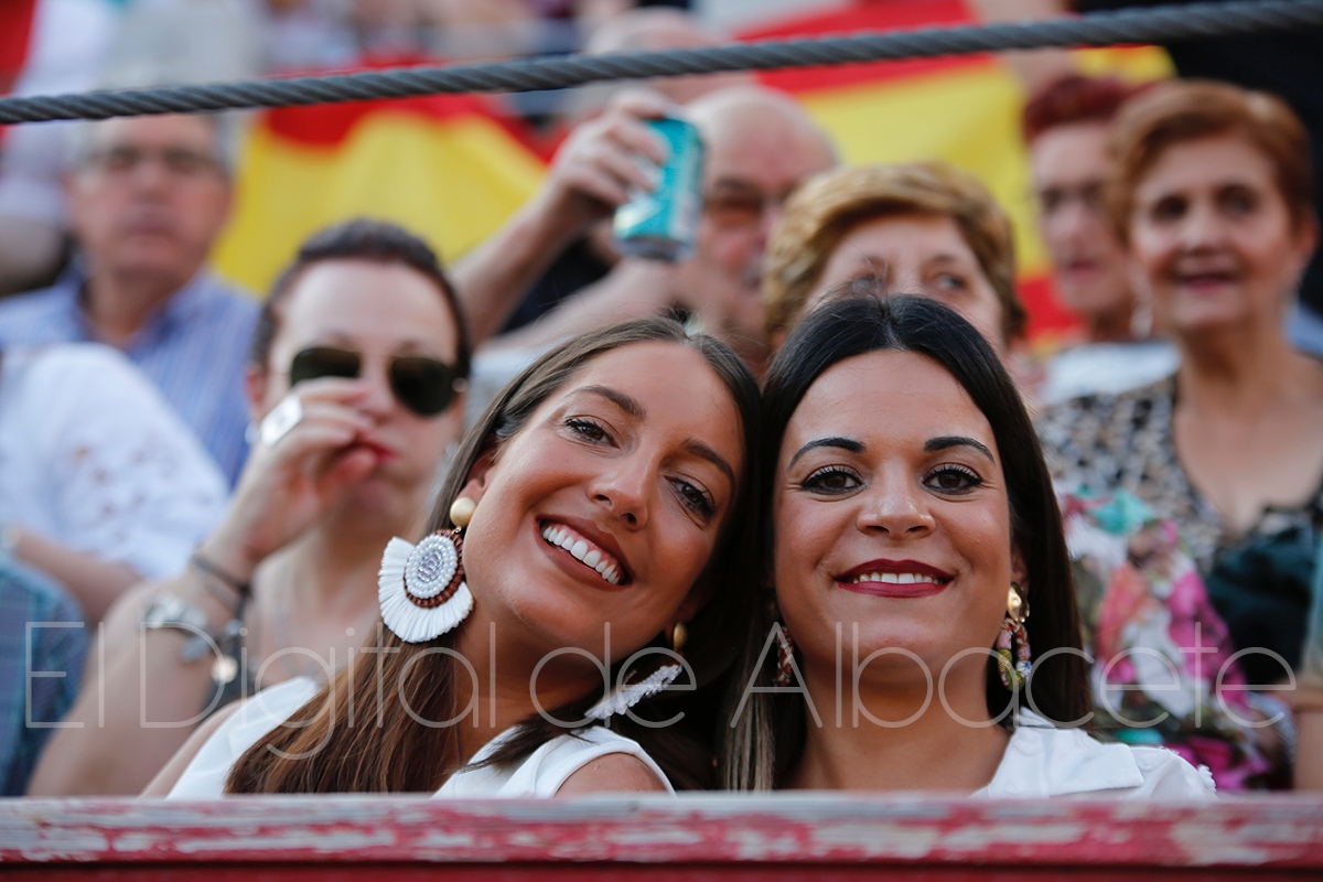 FOTOS | Las imágenes del público de la Corrida de ASPRONA - El Digital de  Albacete