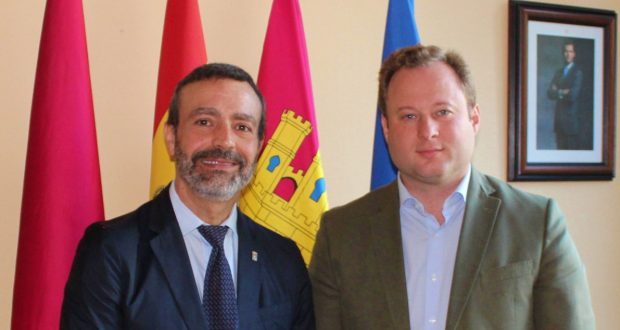 El alcalde de Albacete y el decano de la facultad de ...