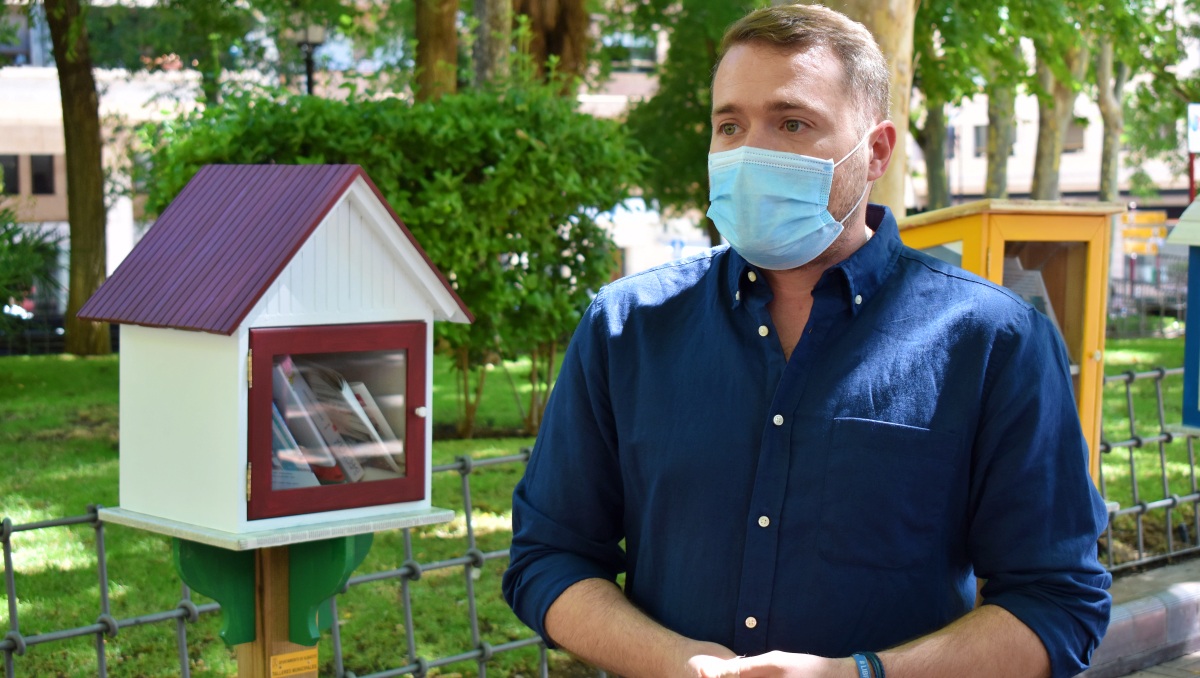 They install free points of reading and exchange of books in three squares of Albacete