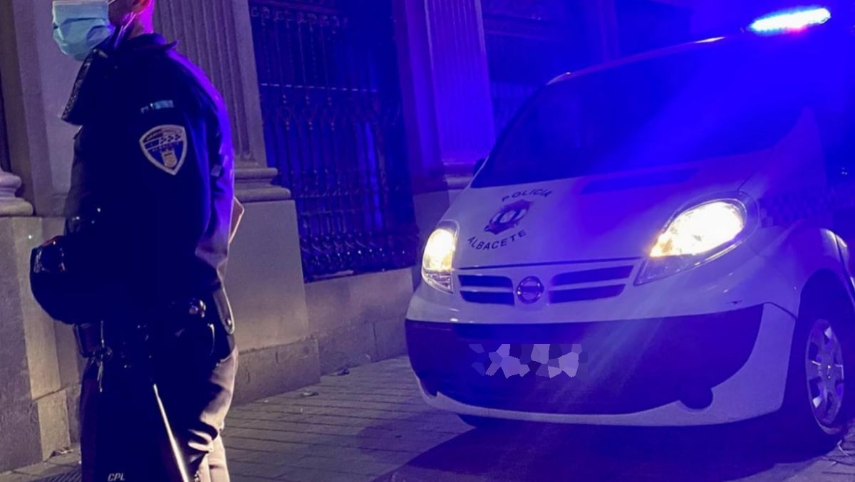 Pilladas 11 personas orinando en la calle en Albacete - El Digital de  Albacete