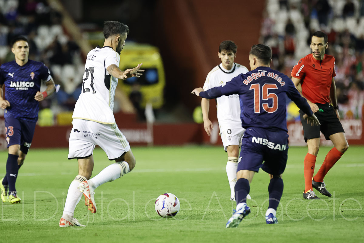 Sporting Gijón vs Albacete Balompié: Marcador en vivo, Retransmisión y  enfrentamientos directos 3/1/2024. Previsualizar partido Sporting Gijón vs  Albacete Balompié, equipo, hora de comienzo.