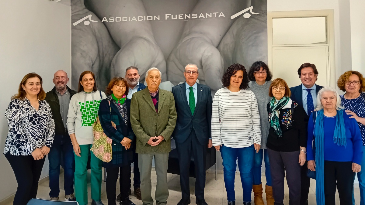 La Fundación Globalcaja Colabora Con El Equipamiento Informático De Este Centro Ocupacional El 3799